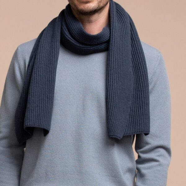 Johnstons of Elgin Cashmere scarf navy model